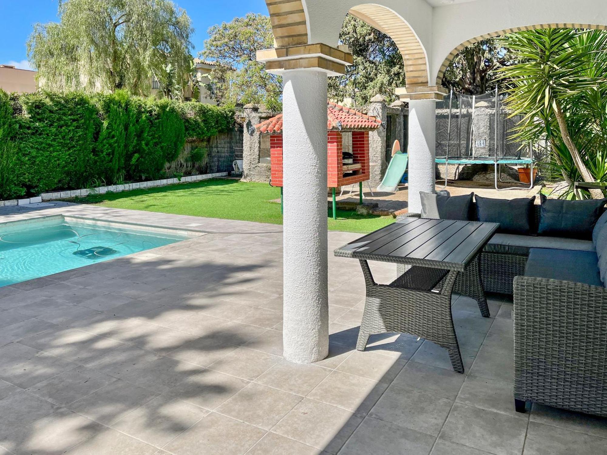 Villa Alamos Jerez I Piscina Salada Climatizada I Bbq I Jardines I 850M2 Jerez de la Frontera Dış mekan fotoğraf